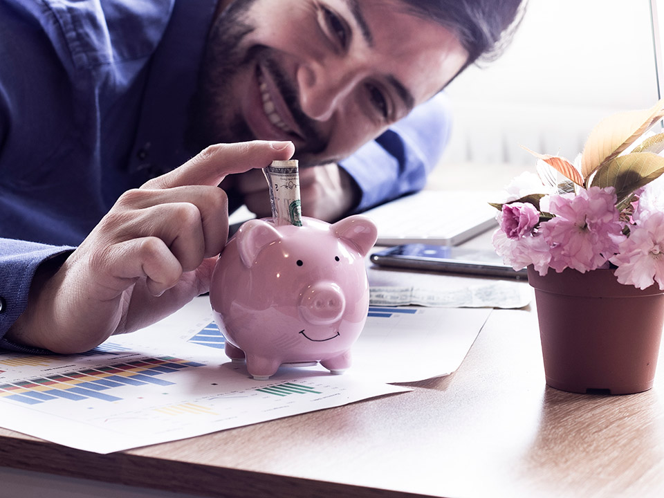 Invirtiendo dinero y ahorrando