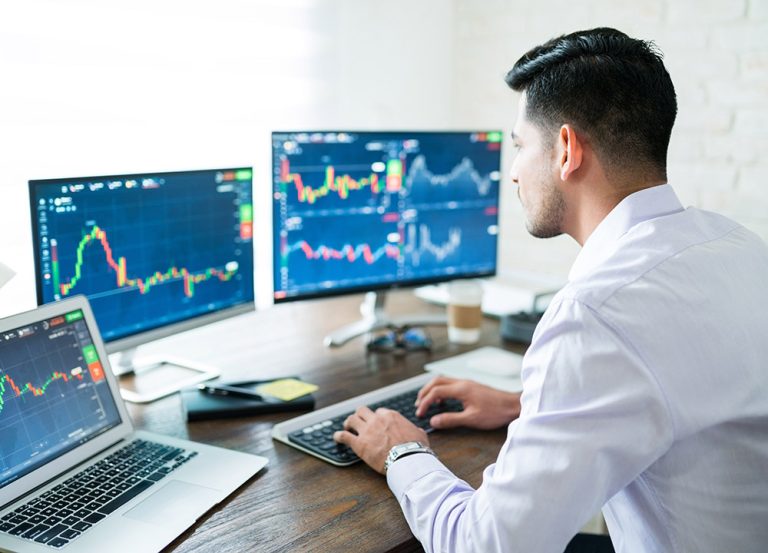 investor looking stock market