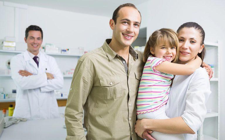 ¿Cómo conseguir un seguro médico sin seguro social?