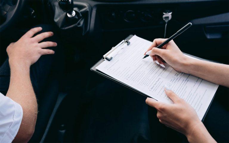 ¿Afecta tu historial de manejo en el costo de tu seguro de auto?