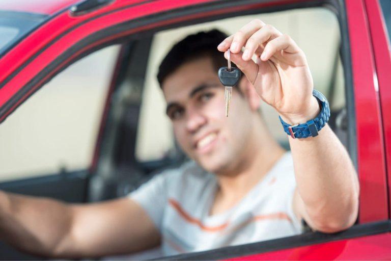 Seguros de Autos en EE.UU: Todo lo que los Latinos Deben Saber Antes de Elegir Uno