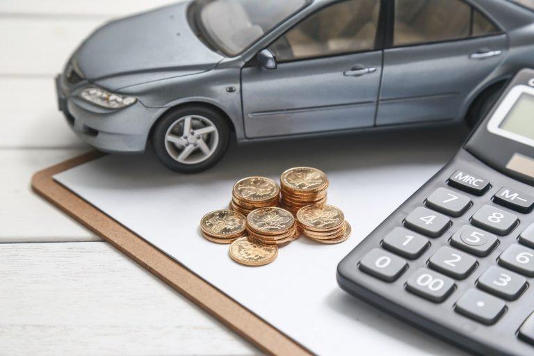Las 5 Ciudades con los Seguros de Auto Más Caros para Latinos en EE.UU.