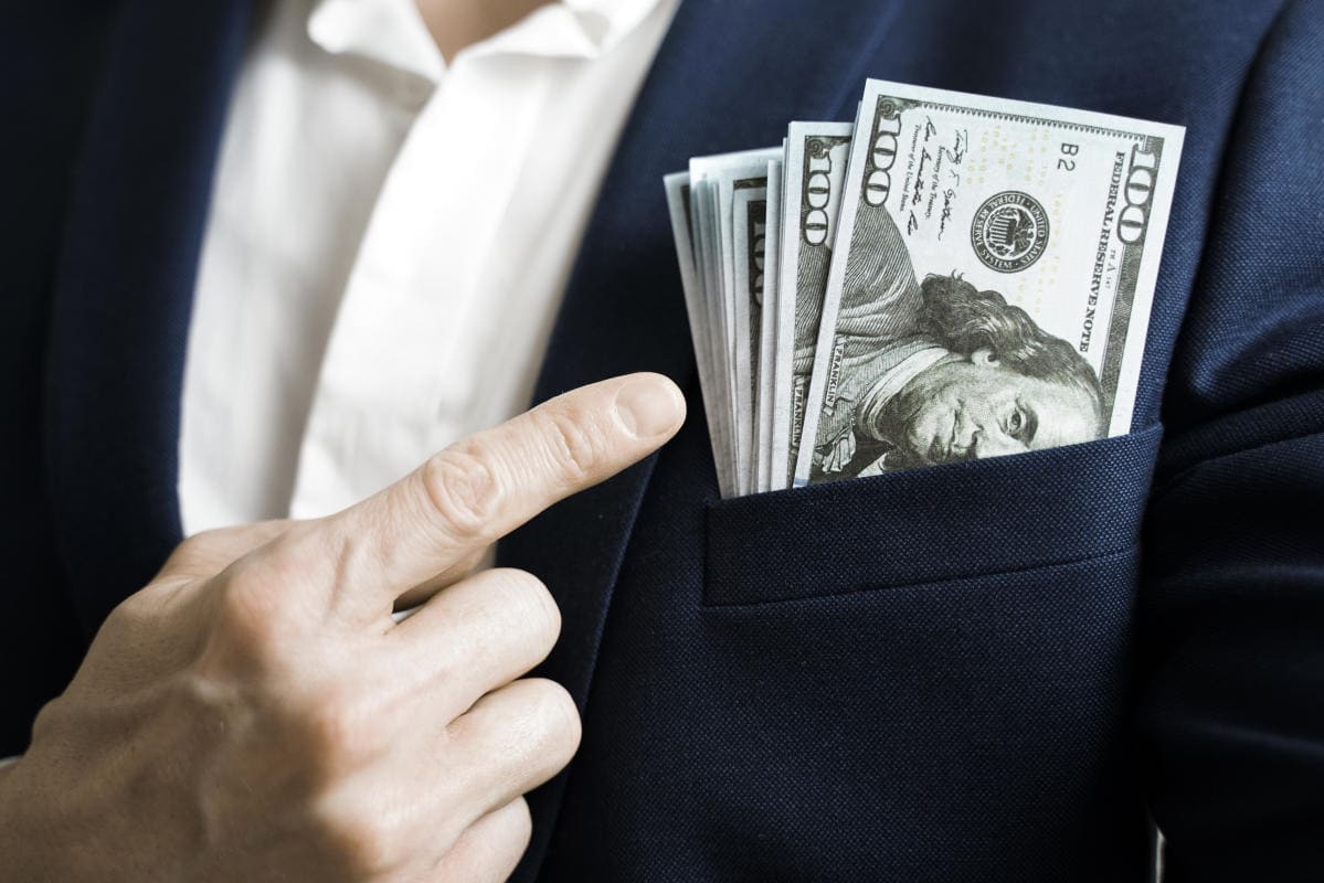 Cómo Ganan Dinero los Millonarios