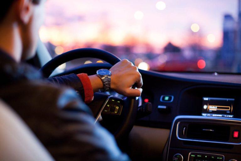 Seguro de Auto para Inmigrantes: Cómo Influye tu Experiencia de Manejo en el Extranjero