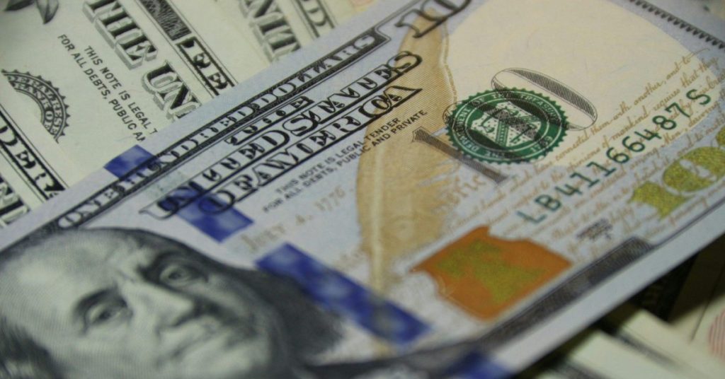 Una imagen de un billete de un dólar.