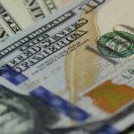 Una imagen de un billete de un dólar.