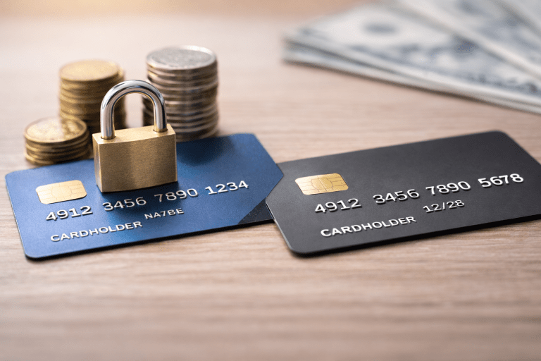 diferencias entre Tarjeta asegurada vs no asegurada