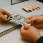 enviendo dinero de remesas a mexico haciendo cambio de dolares a pesos