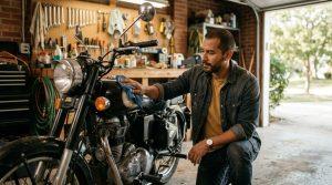 Liability vs. Full Coverage Motorcycle Insurance · Responsabilidad civil vs. cobertura completa